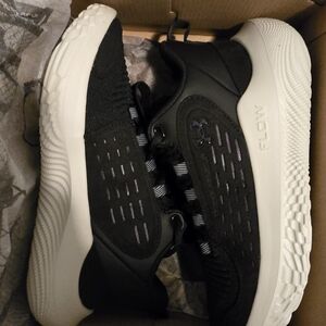 Under Armour Men's Black and Cream Athletic Shoes